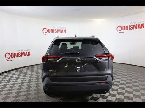 Used 2019 Toyota RAV4 LE image 5