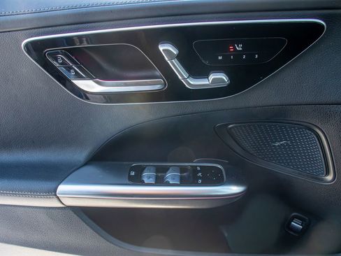 Used 2023 Mercedes-Benz C 300 4MATIC Sedan image 19