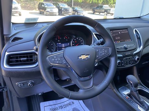 Used 2024 Chevrolet Equinox LT FWD image 17
