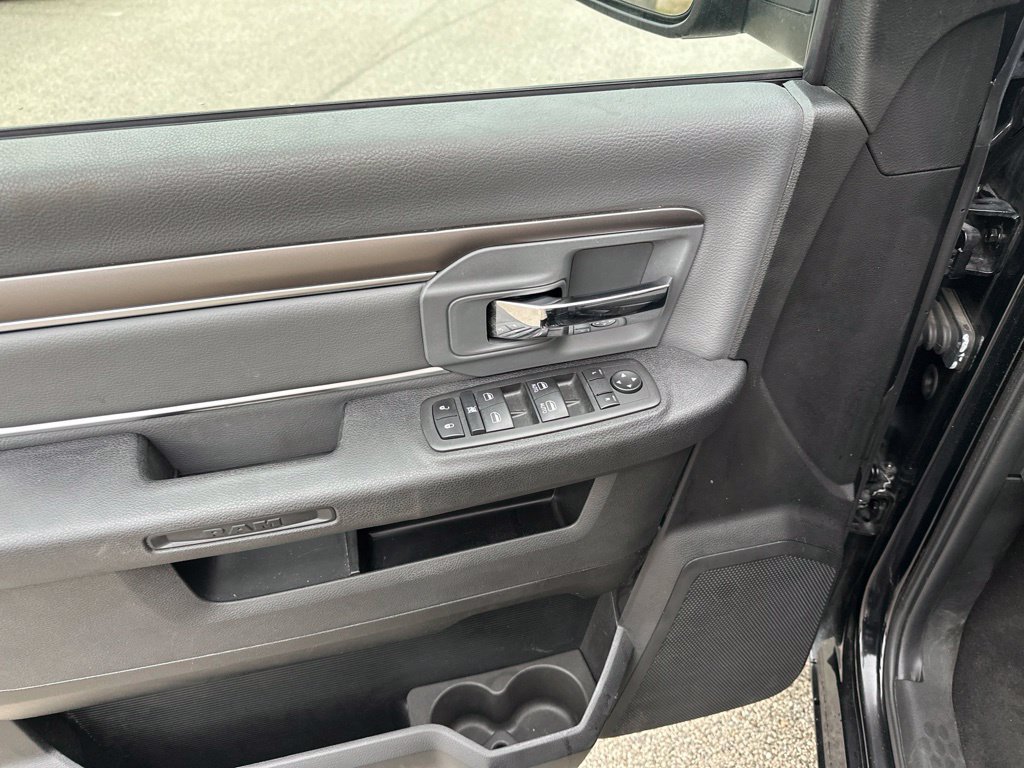 Used 2024 RAM 1500 Classic SLT AWD/4WD image 40