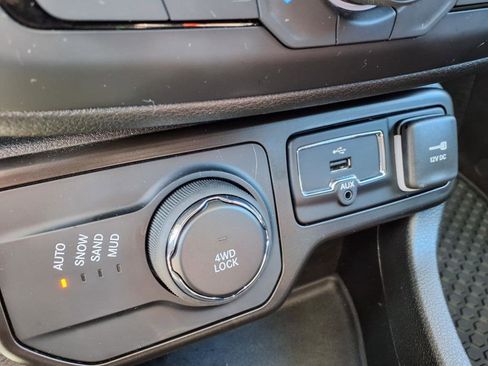 Used 2023 Jeep Renegade Latitude w/ Sun/Sound Group image 15