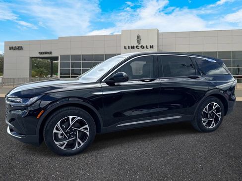 New 2026 Lincoln Nautilus Premier AWD/4WD image 7