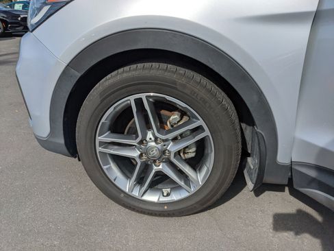 Used 2017 Hyundai Santa Fe Limited image 33