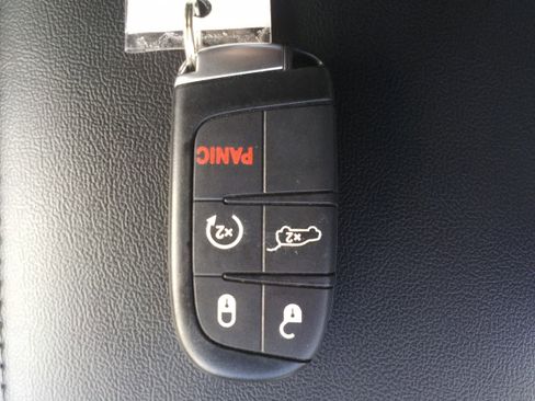 Used 2022 Dodge Durango GT image 29