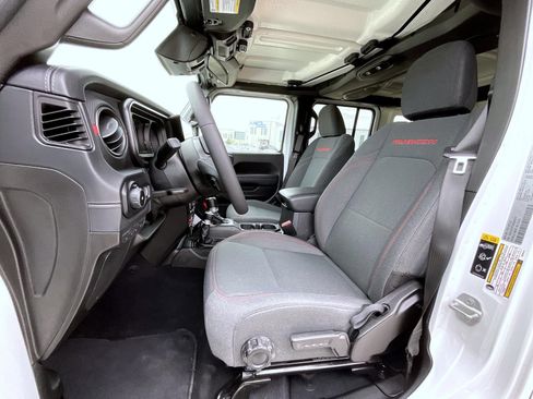 Used 2025 Jeep Wrangler Unlimited Rubicon AWD/4WD image 11
