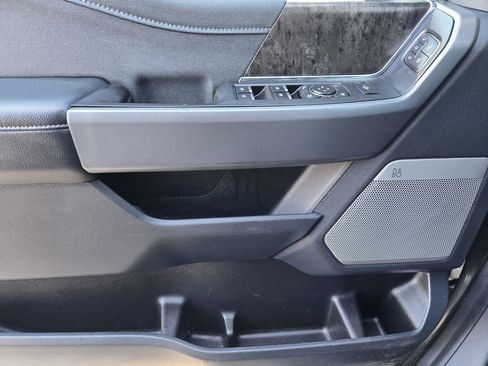 Used 2024 Ford F250 Lariat w/ FX4 Off-Road Package image 21