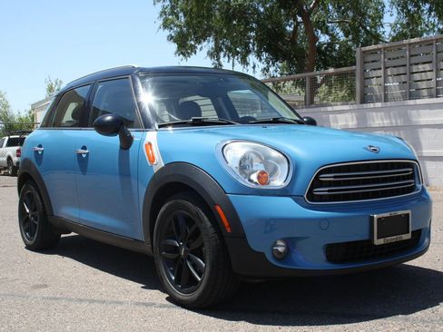Used 2016 MINI Cooper Countryman FWD image 2