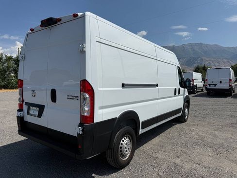 Used 2024 RAM ProMaster 2500 w/ Safety Group FWD image 3