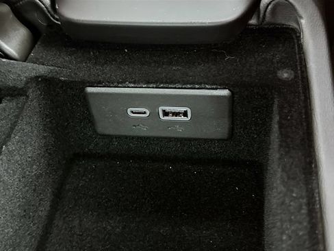 Used 2025 Chevrolet Corvette E-Ray AWD/4WD image 21