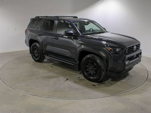 Used 2025 Toyota 4Runner TRD Off-Road Premium image 7