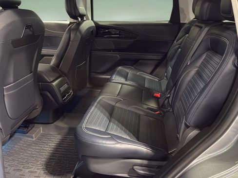 Used 2024 Lincoln Nautilus Reserve image 14