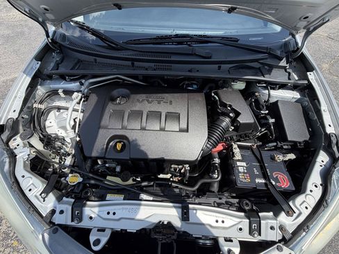 Used 2015 Toyota Corolla LE FWD image 19