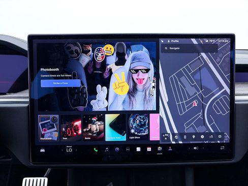 Used 2022 Tesla Model S image 7