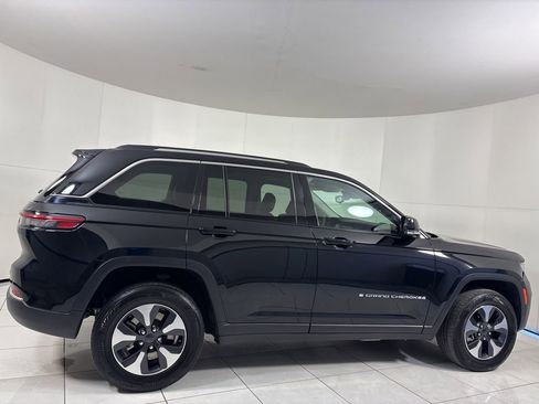 Used 2024 Jeep Grand Cherokee Limited 4xe image 6