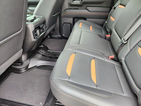 Used 2024 GMC Sierra 2500 AT4 w/ AT4 Preferred Package image 13