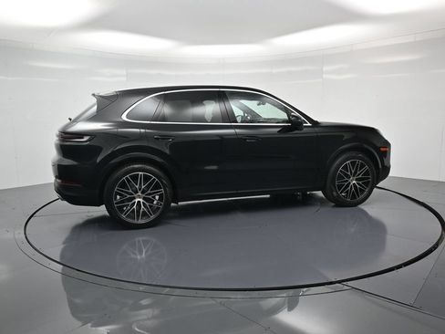 Certified 2026 Porsche Cayenne AWD/4WD image 31