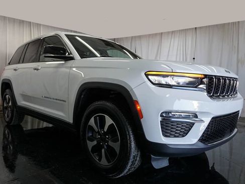 Used 2024 Jeep Grand Cherokee Limited 4xe AWD/4WD image 2