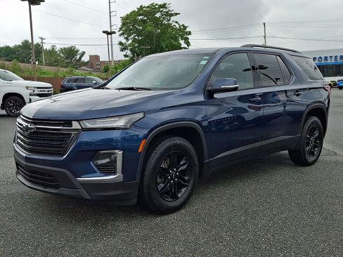 Certified 2023 Chevrolet Traverse LT FWD image 3