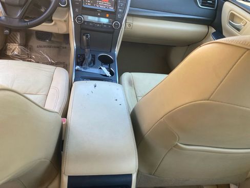 Used 2016 Toyota Camry XLE w/ Moonroof Package image 11