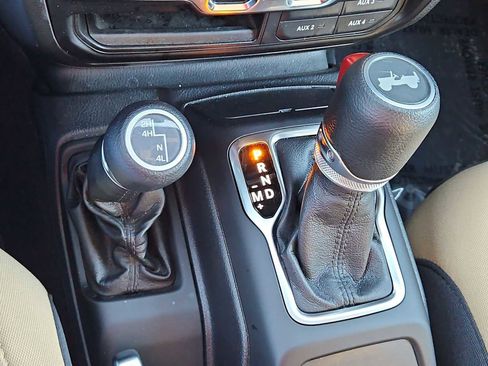 Used 2021 Jeep Wrangler Unlimited Sport image 31