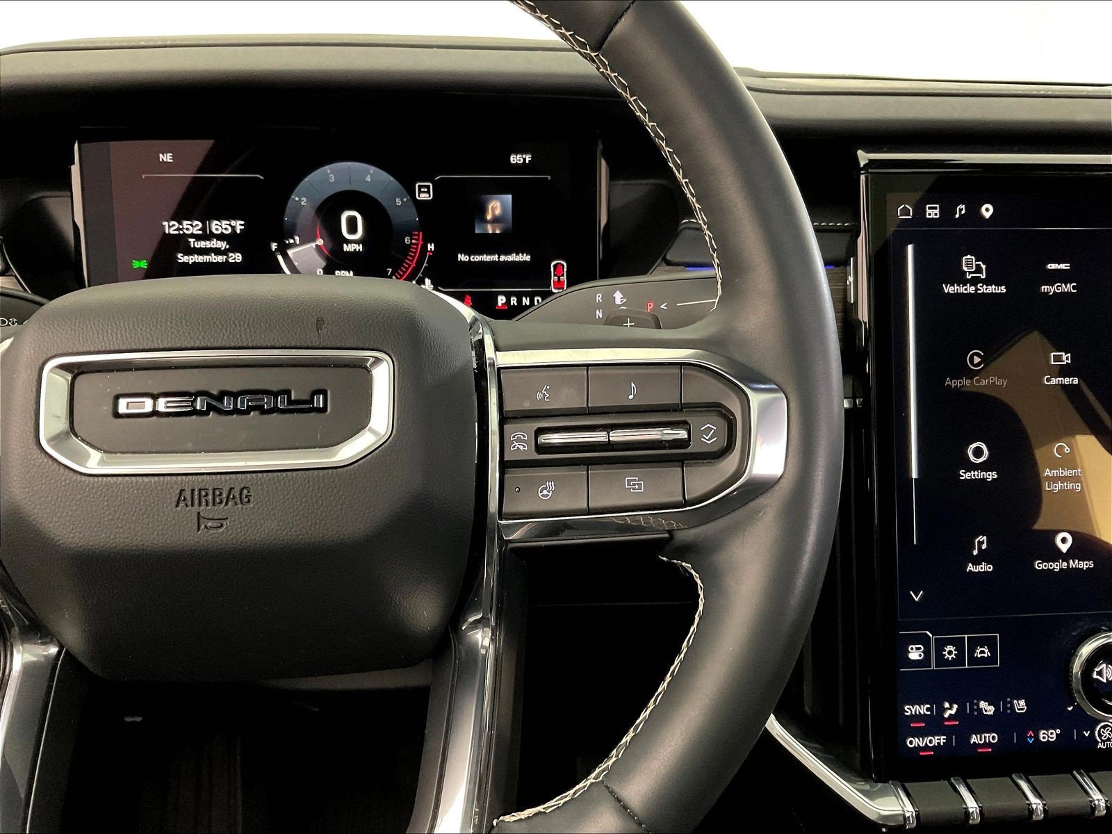 Used 2025 GMC Acadia Denali FWD image 12