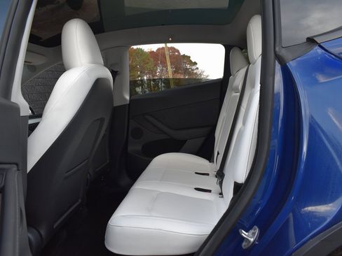 Used 2024 Tesla Model Y Long Range image 24