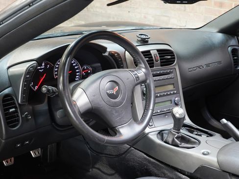 Used 2007 Chevrolet Corvette Coupe w/ Preferred Equipment Group RWD image 42