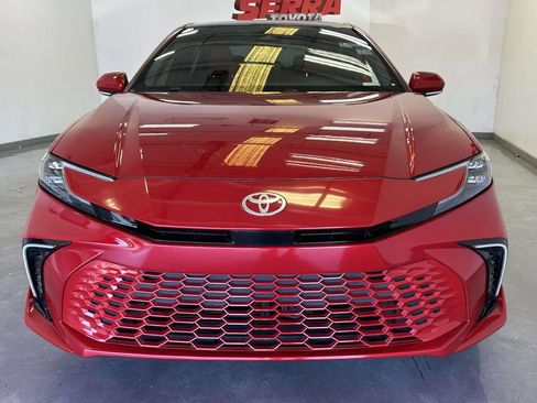 Used 2025 Toyota Camry XSE FWD image 8