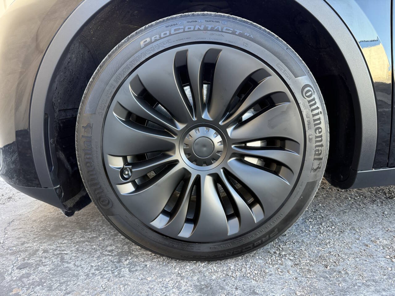 Used 2023 Tesla Model Y Long Range AWD/4WD image 34