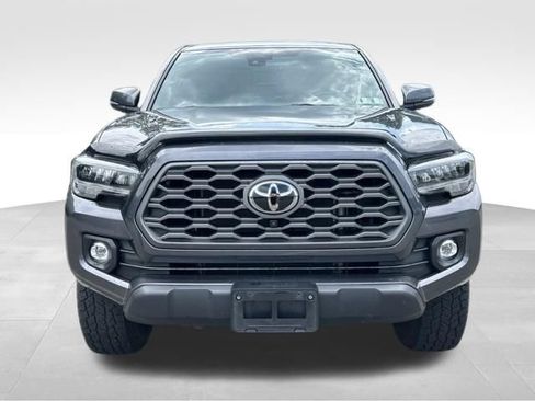 Used 2020 Toyota Tacoma TRD Off-Road w/ TRD Premium Off Road Package AWD/4WD image 9