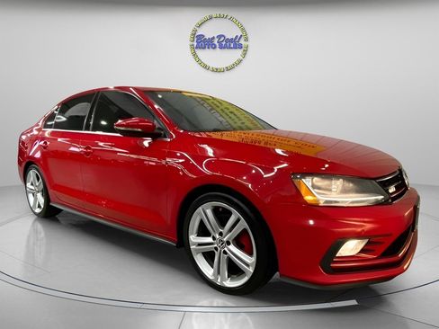 Used 2017 Volkswagen Jetta GLI image 7