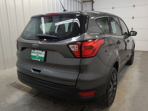Used 2019 Ford Escape S image 9