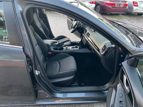Used 2015 MAZDA MAZDA3 i Touring image 18