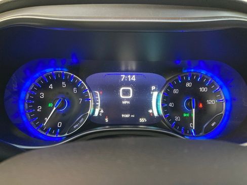 Used 2019 Chrysler Pacifica Touring Plus w/ Advanced Safetytec Group image 15