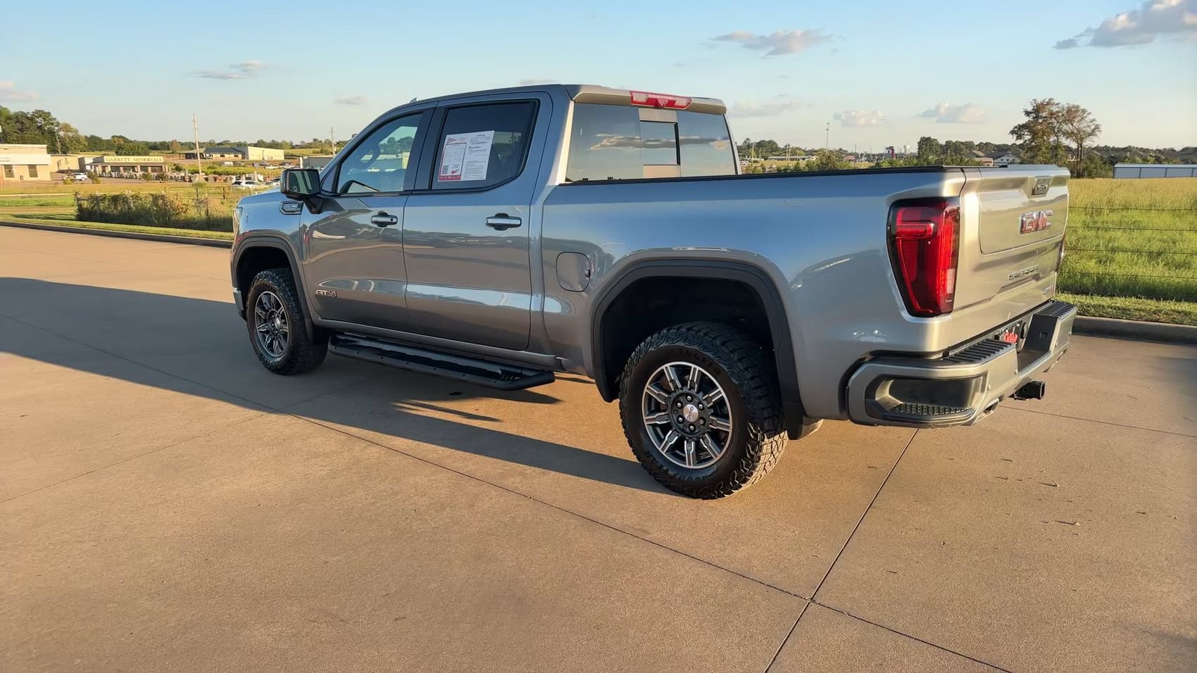 Used 2024 GMC Sierra 1500 AT4 w/ Technology Package AWD/4WD image 7