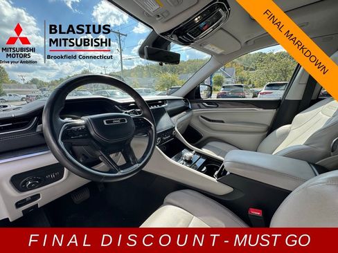 Used 2022 Jeep Grand Cherokee Overland w/ Luxury Tech Group IV image 40