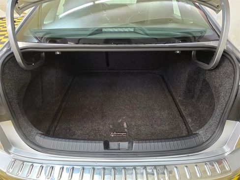 Used 2023 Volkswagen Jetta SE w/ Panoramic Sunroof Package image 14