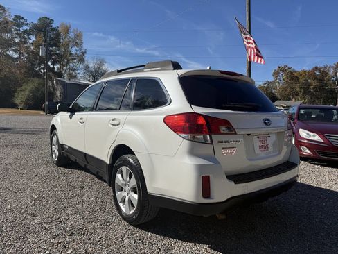 Used 2011 Subaru Outback 2.5i Limited w/ PWR Moonroof Pkg image 4