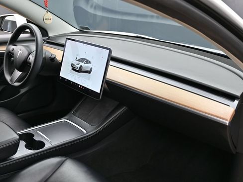 Used 2022 Tesla Model 3 Long Range AWD/4WD image 35