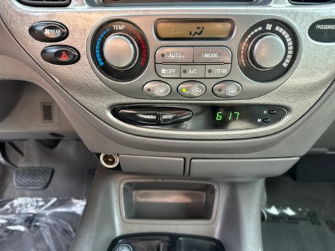 Used 2002 Toyota Sequoia Limited AWD/4WD image 35