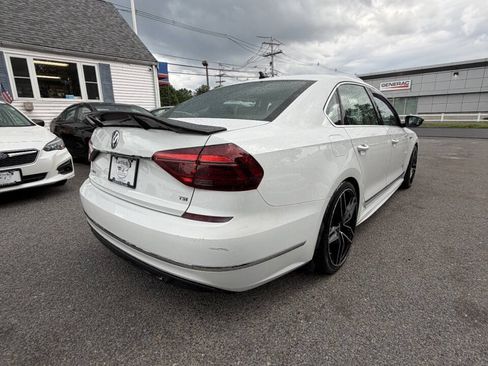 Used 2017 Volkswagen Passat 1.8T R-Line w/ R-Line Lighting Package FWD image 6