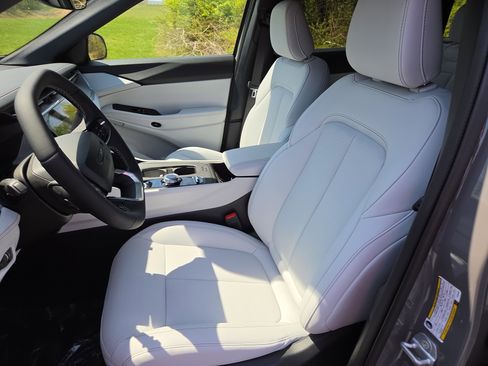New 2026 Jeep Cherokee Limited AWD/4WD image 2