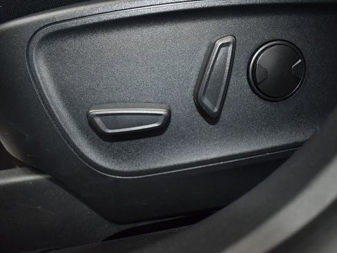 Used 2024 Ford Escape Platinum image 8