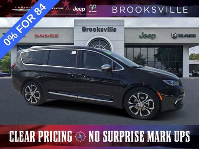 New 2026 Chrysler Pacifica Pinnacle w/ Trailer Tow Group