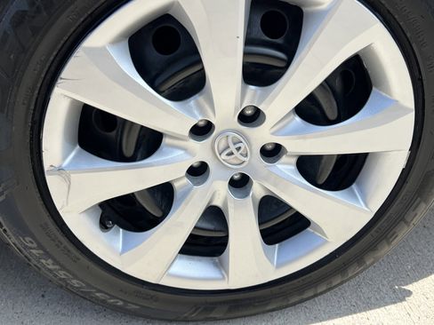 Used 2023 Toyota Corolla LE image 12