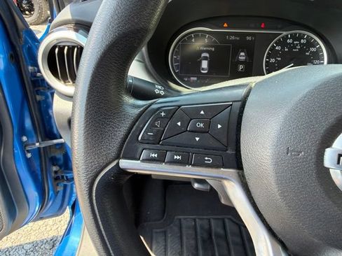 Used 2021 Nissan Versa SV FWD image 14
