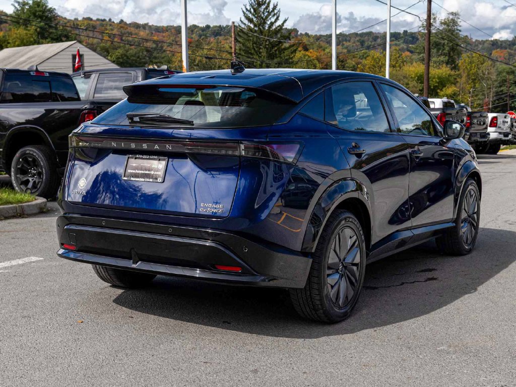 Used 2023 Nissan Ariya AWD image 4