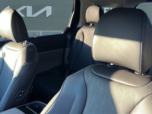 New 2026 Kia Carnival EX image 10