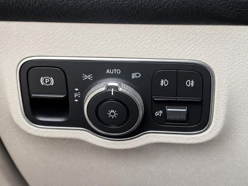 New 2026 Mercedes-Benz GLB 250 4MATIC image 38