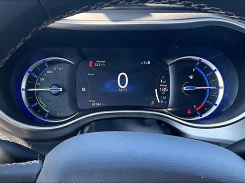 Used 2023 Chrysler Pacifica Touring-L FWD image 19